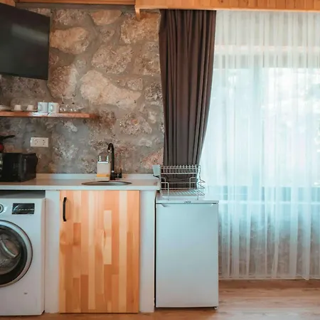 Yoruk Evi Konukevi *